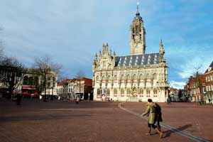 Middelburg in Zeeland is vanuit Oude-Tonge prima te bereiken, zo zijn ook Zierikzee en Goes aan te bevelen. Foto(c)Joop Grootenboer